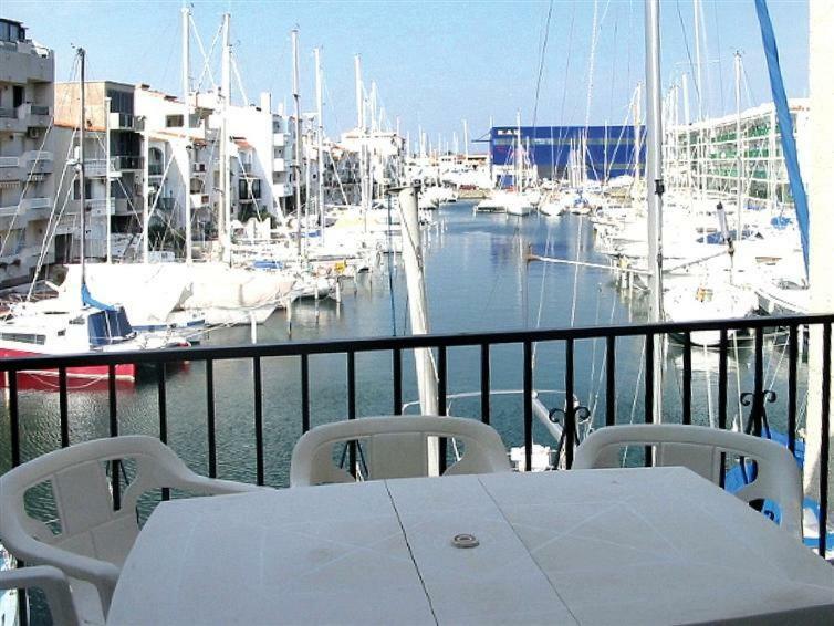 דירות אמפוריבראבה Marina Residencial מראה חיצוני תמונה