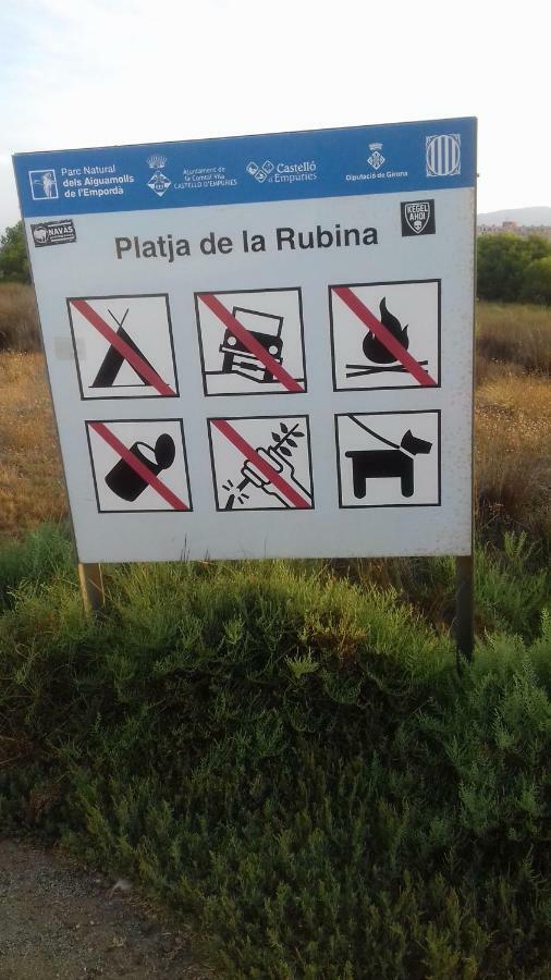 דירות אמפוריבראבה Marina Residencial מראה חיצוני תמונה